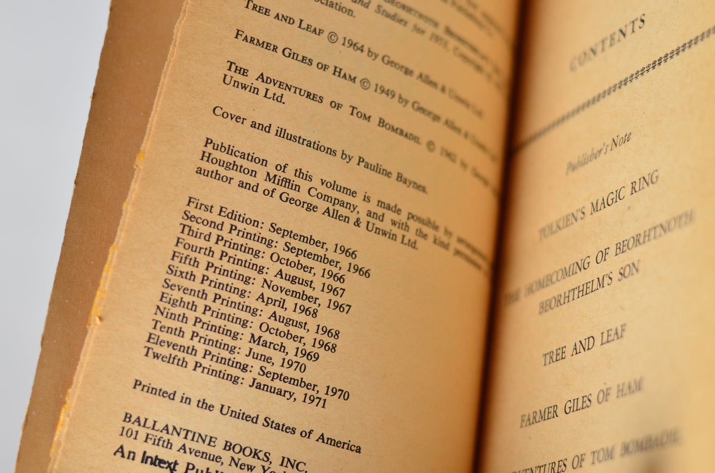 Paperback The Tolkien Reader by J. R. R. Tolkien 1971